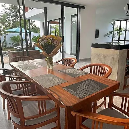 Spacious Villa Mila, Bingin